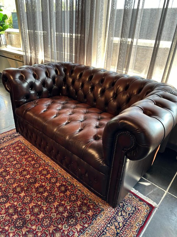 Chesterfield buttoned seat